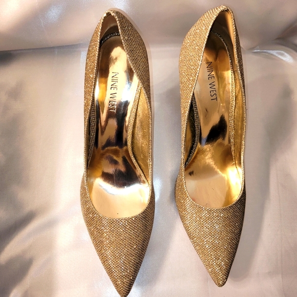 Shoes | Nine West Mesh Gold Pumps 